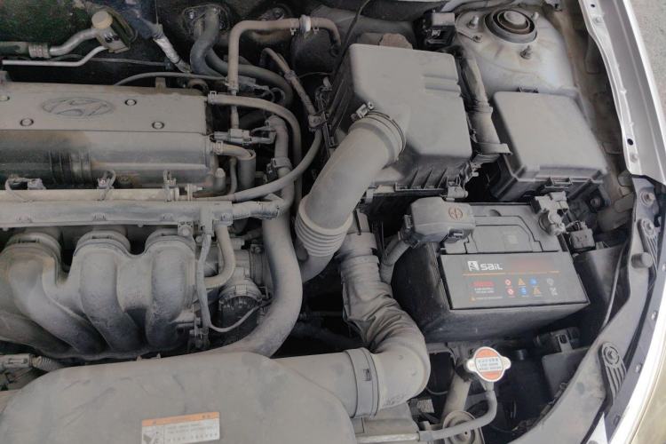 Used Hyundai Celesta 2011 1.6L Manual Luxury Model Engine Bay Left