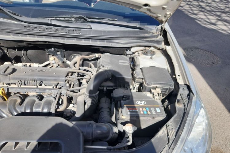 Used Hyundai Celesta 2011 1.6L Manual Comfort Edition Engine Bay Left