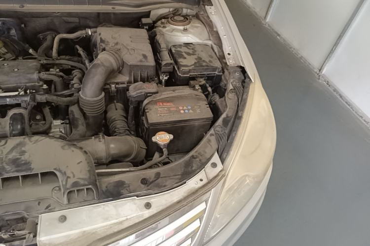 Used Hyundai Celesta 2011 1.6L Manual Luxury Model Engine Bay Left