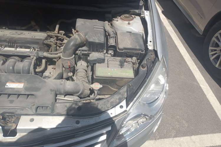 Used Hyundai Celesta 2011 1.6L Automatic Luxury Version Engine Bay Left