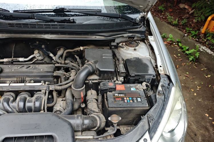 Used Hyundai Celesta 2011 1.6L Automatic Comfort Edition Engine Bay Left