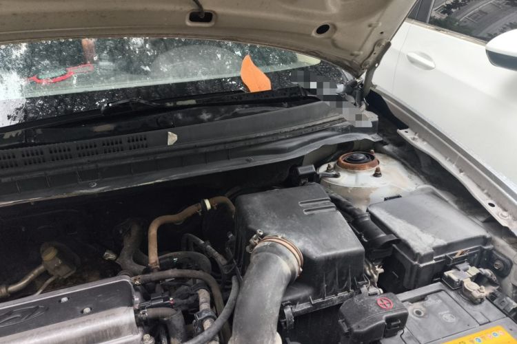 Used Hyundai Celesta 2011 1.6L Manual Luxury Model Engine Bay Left