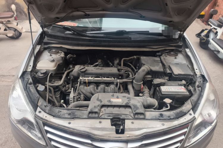 Used Hyundai Celesta 2011 1.6L Automatic Comfort Edition Engine Bay