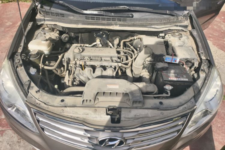 Used Hyundai Celesta 2011 1.6L Manual Comfort Edition Engine Bay