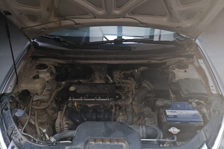 Used Hyundai Celesta 2011 1.6L Manual Comfort Edition Engine Bay