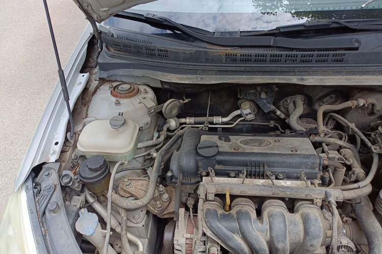 Used Hyundai Celesta 2011 1.6L Automatic Comfort Edition Engine Bay Right