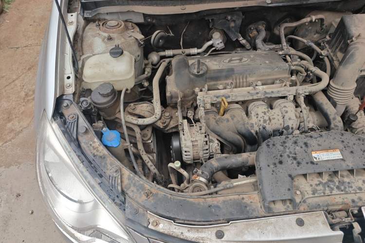 Used Hyundai Celesta 2011 1.6L Automatic Comfort Edition Engine Bay Right