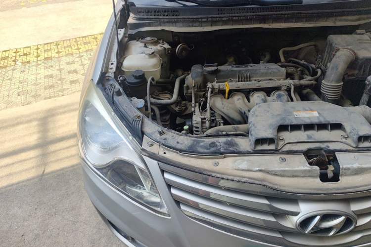Used Hyundai Celesta 2011 1.6L Manual Comfort Edition Engine Bay Right