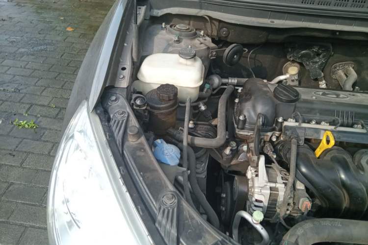 Used Hyundai Celesta 2011 1.6L Automatic Luxury Version Engine Bay Right