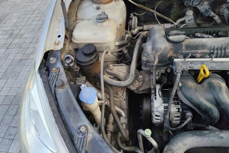 Used Hyundai Celesta 2011 1.6L Manual Luxury Model Engine Bay Right