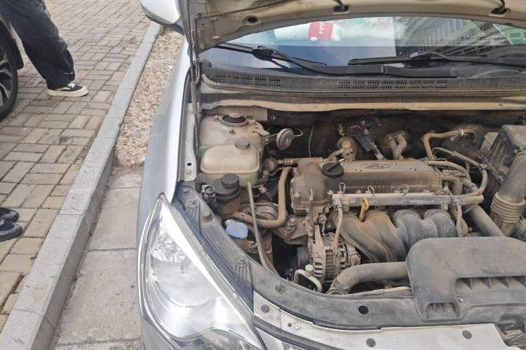 Used Hyundai Celesta 2011 1.6L Automatic Luxury Version Engine Bay Right