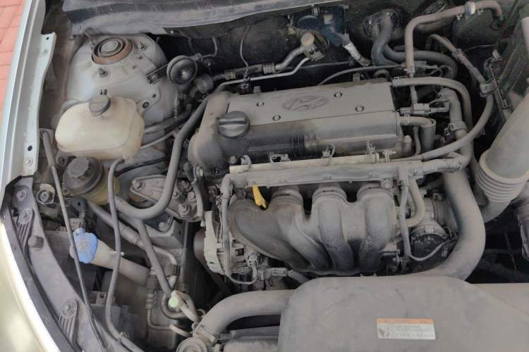 Used Hyundai Celesta 2011 1.6L Manual Luxury Model Engine Bay Right