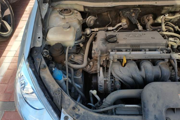 Used Hyundai Celesta 2011 1.6L Automatic Comfort Edition Engine Bay Right