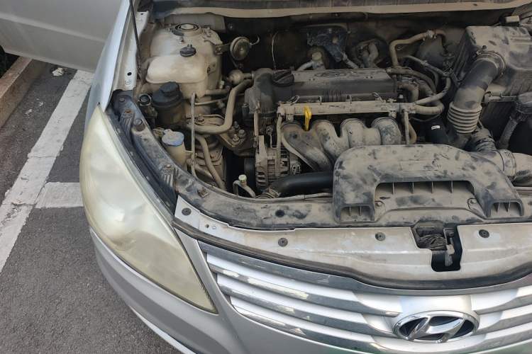 Used Hyundai Celesta 2011 1.6L Manual Comfort Edition Engine Bay Right