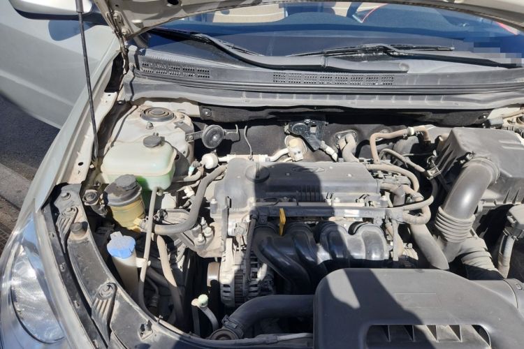 Used Hyundai Celesta 2011 1.6L Manual Comfort Edition Engine Bay Right