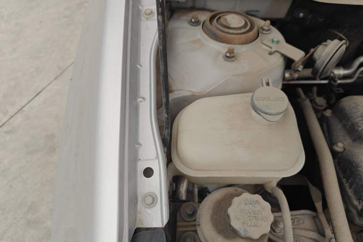 Used Hyundai Celesta 2011 1.6L Manual Comfort Edition Engine Bay Right