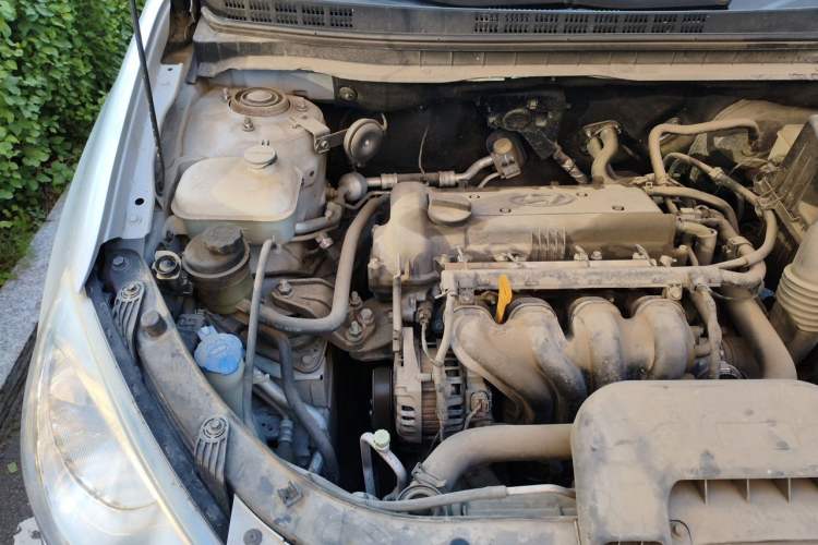 Used Hyundai Celesta 2011 1.6L Automatic Comfort Edition Engine Bay Right