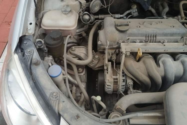 Used Hyundai Celesta 2011 1.6L Manual Luxury Model Engine Bay Right