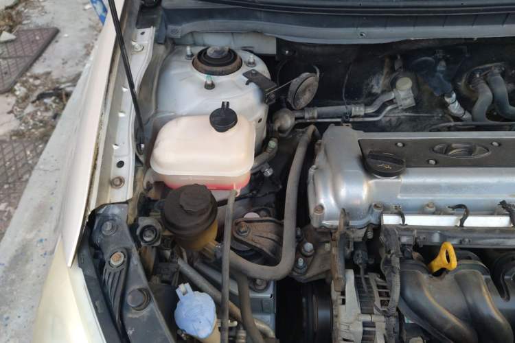 Used Hyundai Celesta 2011 1.6L Automatic Comfort Edition Engine Bay Right