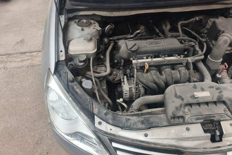 Used Hyundai Celesta 2011 1.6L Automatic Comfort Edition Engine Bay Right