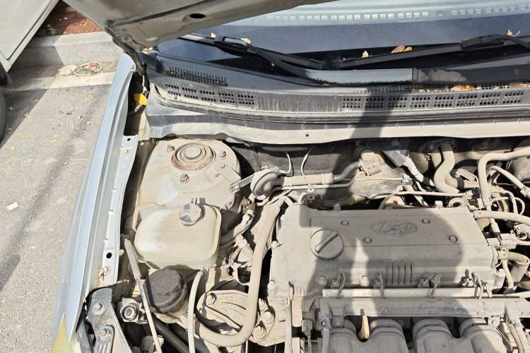 Used Hyundai Celesta 2011 1.6L Manual Comfort Edition Engine Bay Right