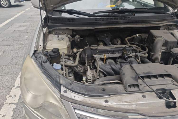 Used Hyundai Celesta 2011 1.6L Manual Comfort Edition Engine Bay Right