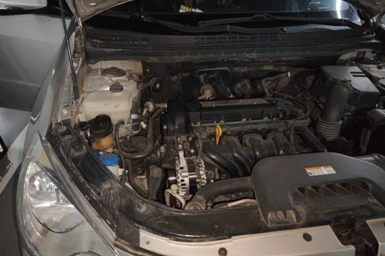 Used Hyundai Celesta 2011 1.6L Manual Luxury Model Engine Bay Right