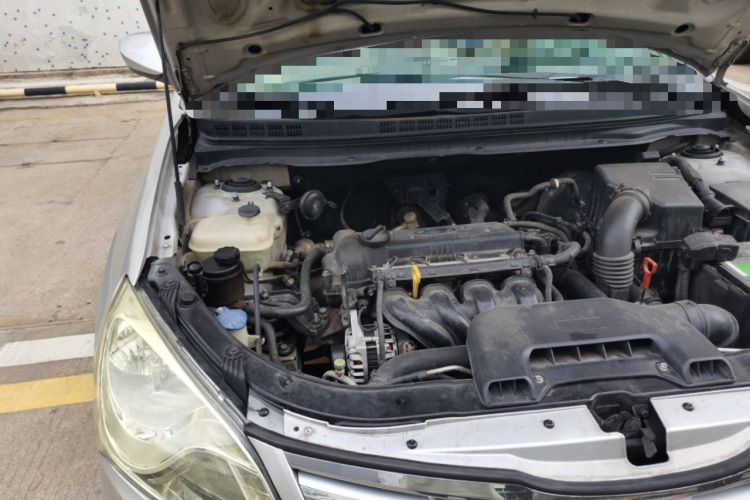 Used Hyundai Celesta 2011 1.6L Automatic Comfort Edition Engine Bay Right
