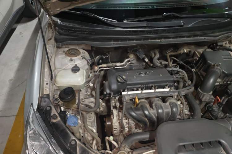 Used Hyundai Celesta 2011 1.6L Automatic Luxury Version Engine Bay Right