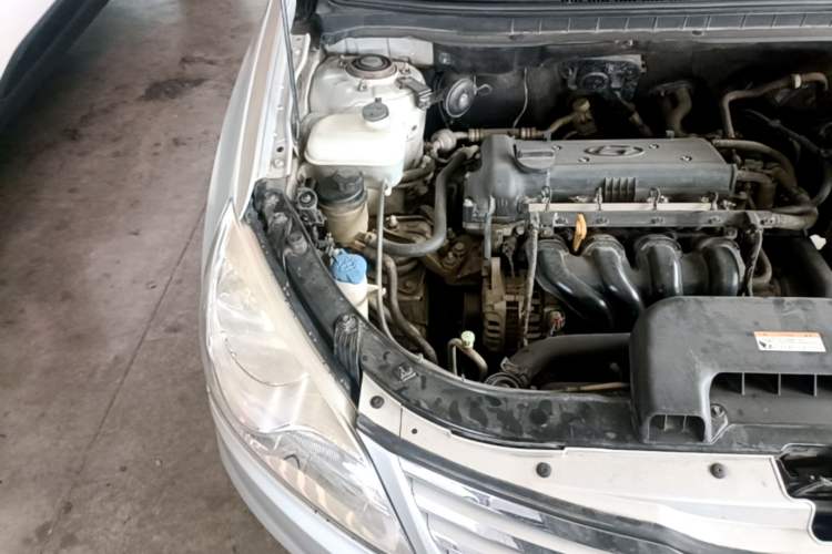 Used Hyundai Celesta 2011 1.6L Automatic Luxury Version Engine Bay Right