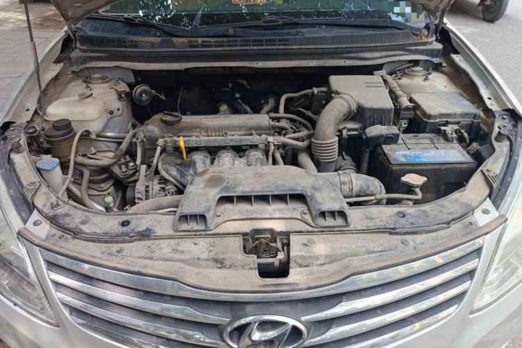 Used Hyundai Celesta 2011 1.6L Manual Comfort Edition Engine Bay