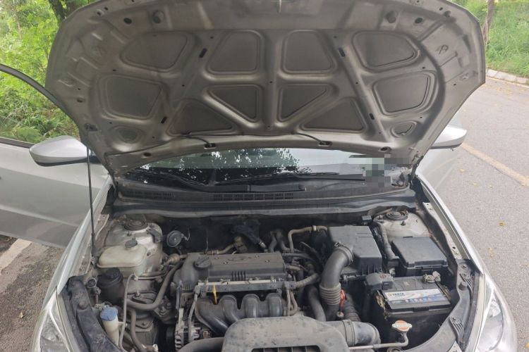 Used Hyundai Celesta 2011 1.6L Automatic Comfort Edition Engine Bay
