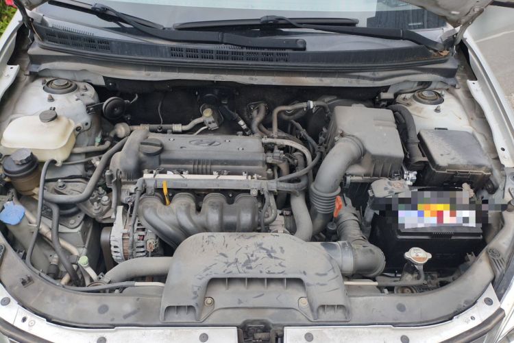 Used Hyundai Celesta 2011 1.6L Automatic Luxury Version Engine Bay