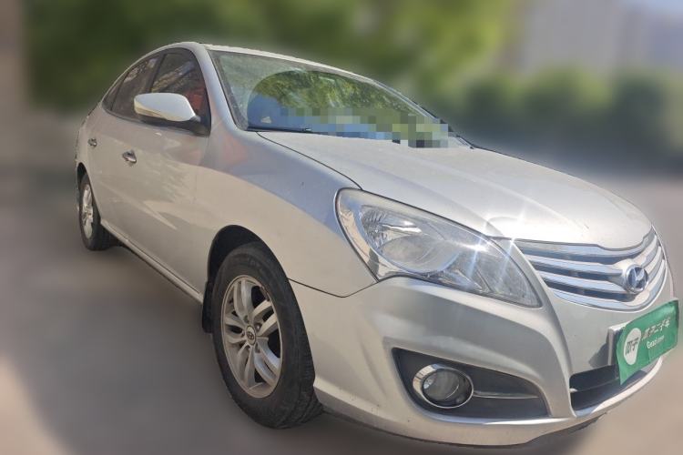 Used Hyundai Celesta 2011 1.6L Automatic Luxury Version Front Right 45 Deg