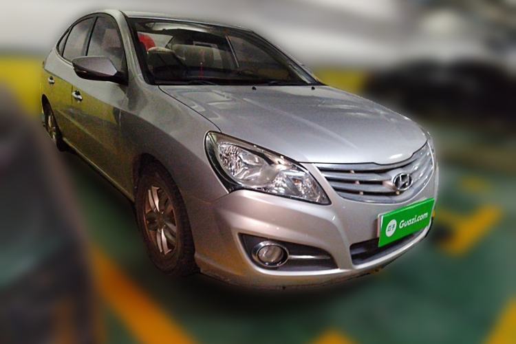 Used Hyundai Celesta 2011 1.6L Automatic Luxury Version Front Right 45 Deg