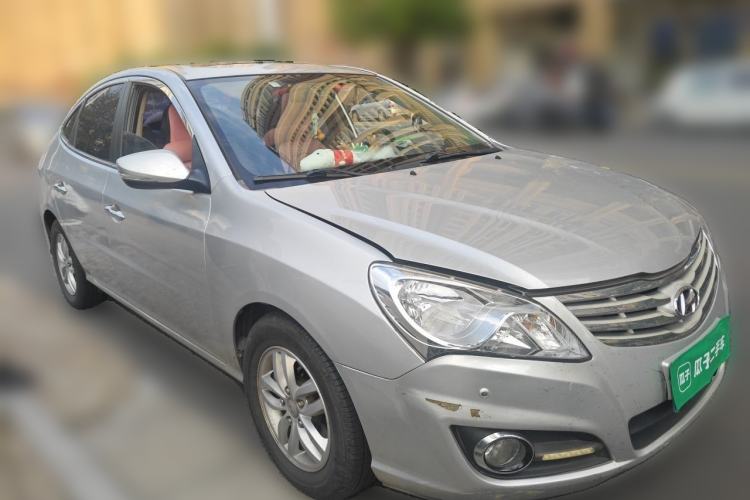 Used Hyundai Celesta 2011 1.6L Automatic Luxury Version Front Right 45 Deg