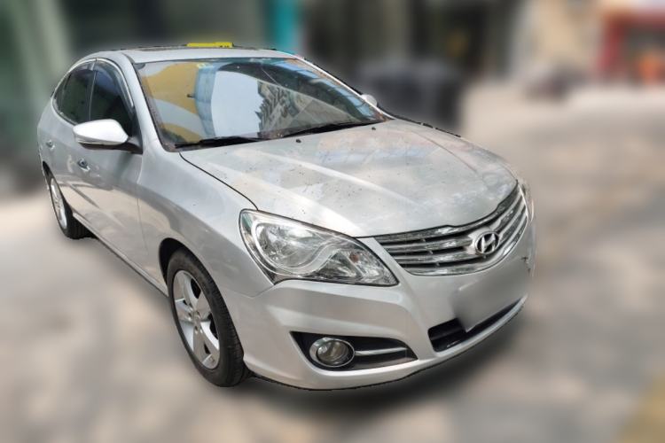 Used Hyundai Celesta 2011 1.6L Automatic Luxury Version Front Right 45 Deg