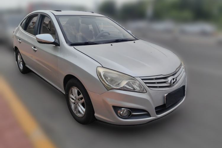 Used Hyundai Celesta 2011 1.6L Manual Luxury Model Front Right 45 Deg