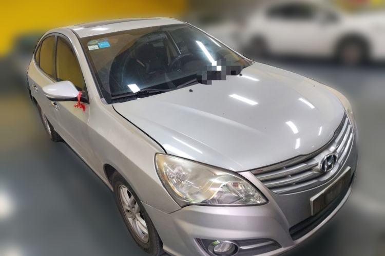 Used Hyundai Celesta 2011 1.6L Manual Luxury Model Front Right 45 Deg