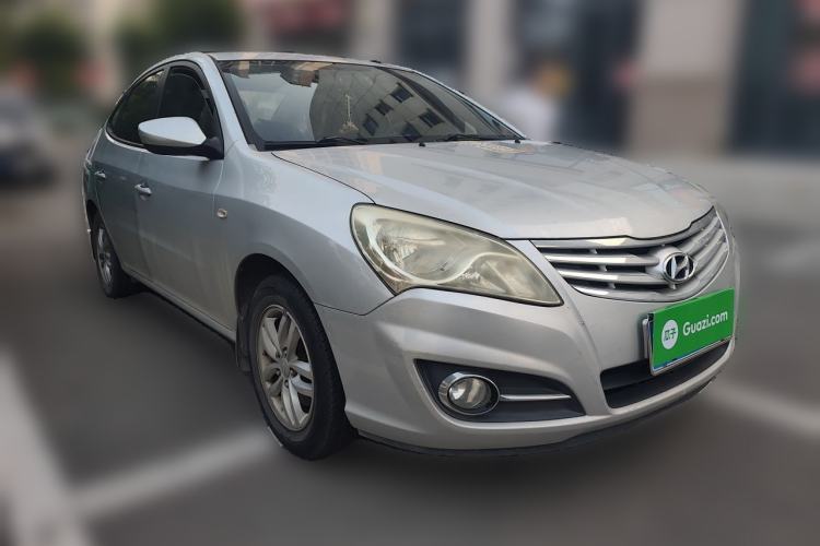 Used Hyundai Celesta 2011 1.6L Manual Comfort Edition Front Right 45 Deg
