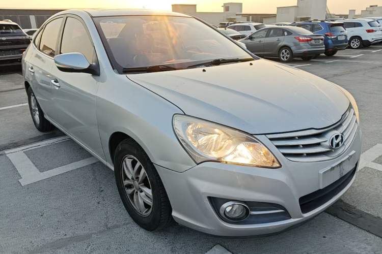 Used Hyundai Celesta 2011 1.6L Automatic Luxury Version Front Right 45 Deg