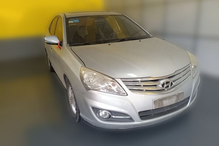Used Hyundai Celesta 2011 1.6L Manual Luxury Model Front Right 45 Deg