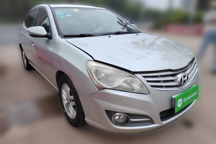 Used Hyundai Celesta 2011 1.6L Automatic Luxury Version Front Right 45 Deg