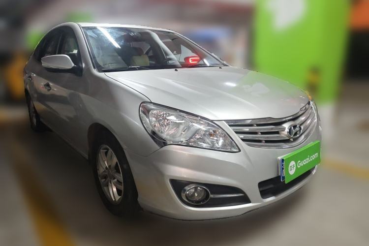 Used Hyundai Celesta 2011 1.6L Automatic Luxury Version Front Right 45 Deg