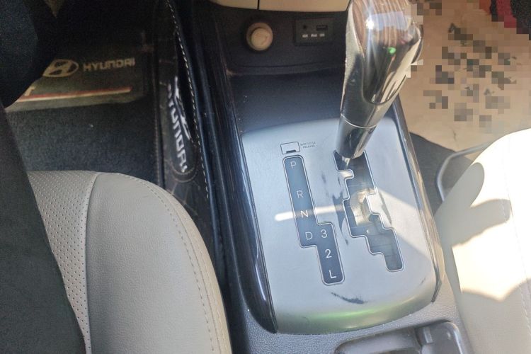 Used Hyundai Celesta 2011 1.6L Automatic Luxury Version Gear Lever