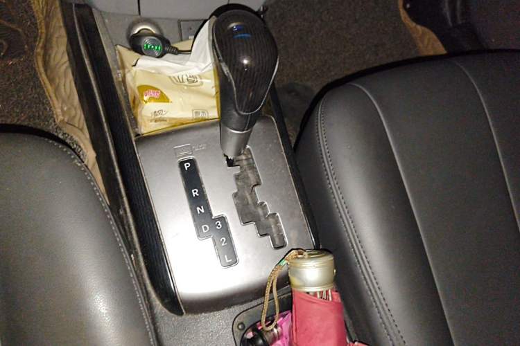 Used Hyundai Celesta 2011 1.6L Automatic Luxury Version Gear Lever