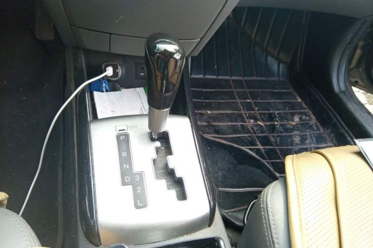 Used Hyundai Celesta 2011 1.6L Automatic Luxury Version Gear Lever