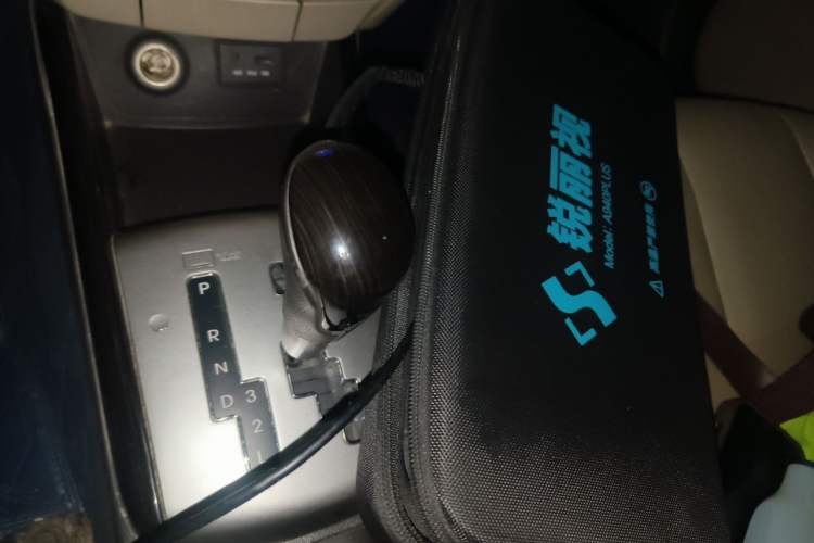 Used Hyundai Celesta 2011 1.6L Automatic Luxury Version Gear Lever