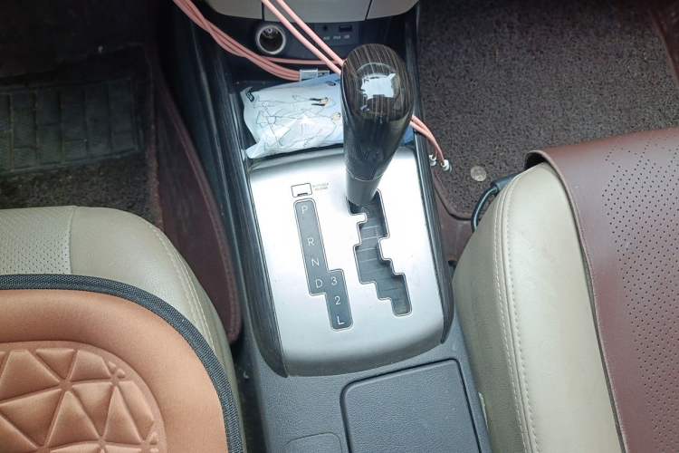 Used Hyundai Celesta 2011 1.6L Automatic Luxury Version Gear Lever