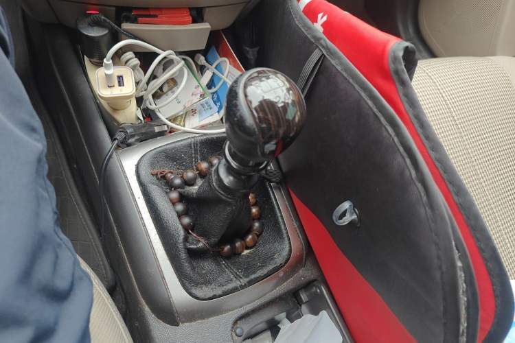 Used Hyundai Celesta 2011 1.6L Manual Comfort Edition Gear Lever